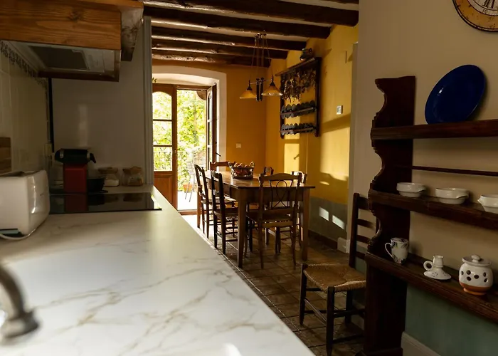 Vila Casa Maria Berna Sarvisé