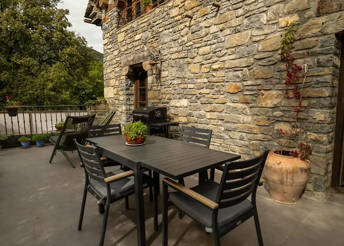 Casa Maria Berna Vila *